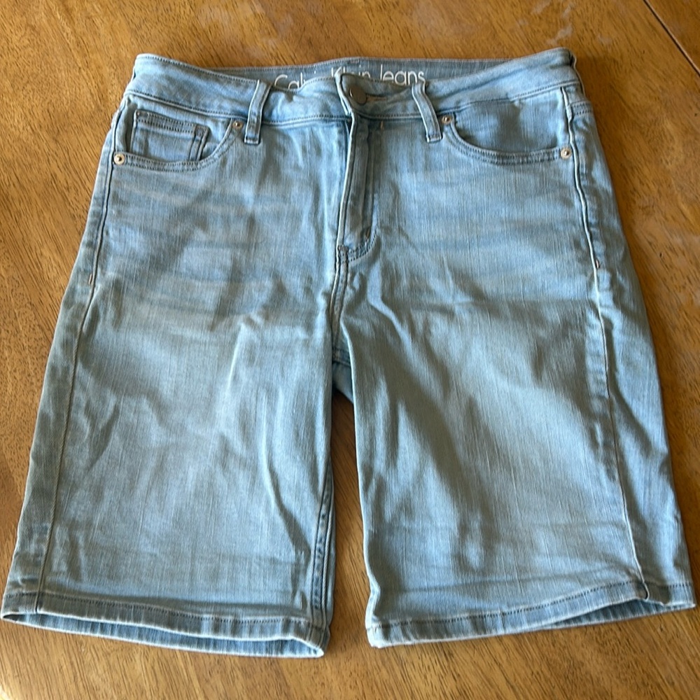 Calvin Klein Jean shorts only worn once size 6